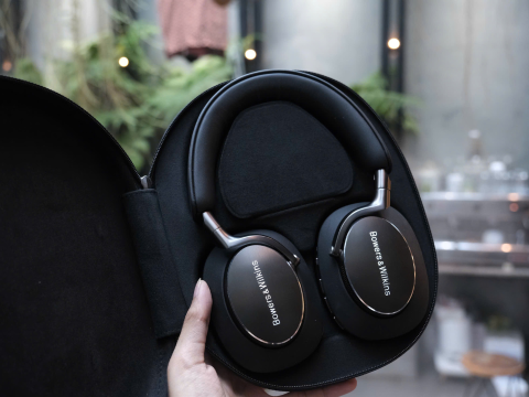 Bowers & Wilkins PX8 Black (Like New)