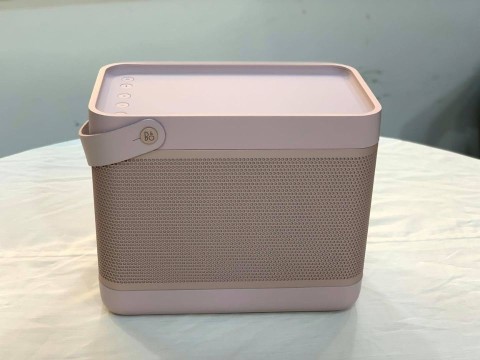 Bang & Olufsen Beolit 17 Pink (Like New)