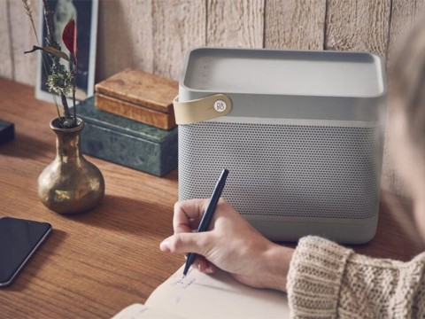 Bang & Olufsen Beolit 17 Silver (Like New)
