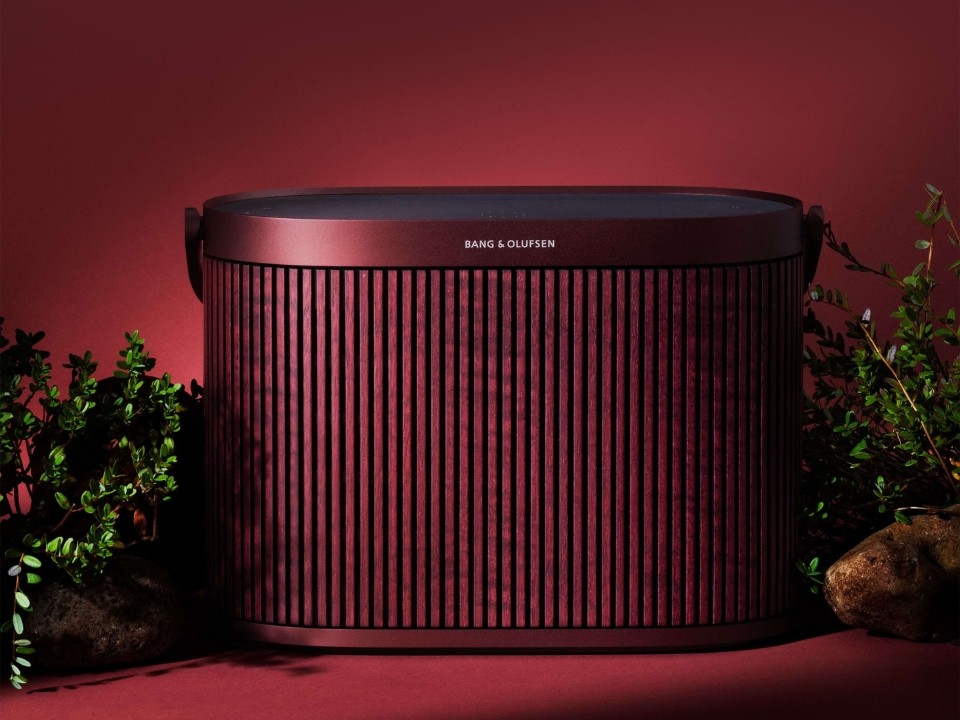 Loa B&O Beosound A5 - Cranberry Red