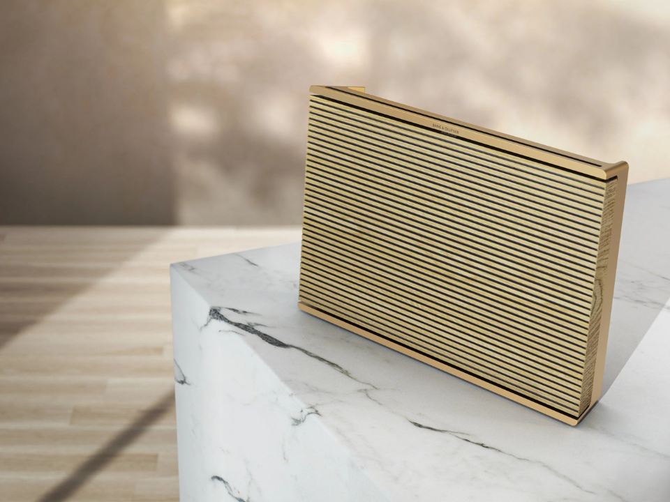 Beosound Level - Gold Tone Light Oak (Like New)