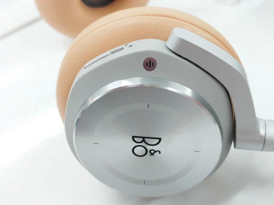 Tai Nghe Bang & Olufsen
