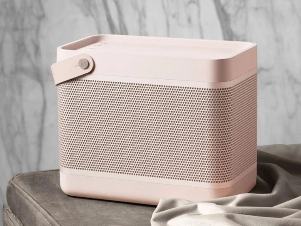 Loa B&O Beolit 17 Pink Like New màu hồng phấn sang trọng